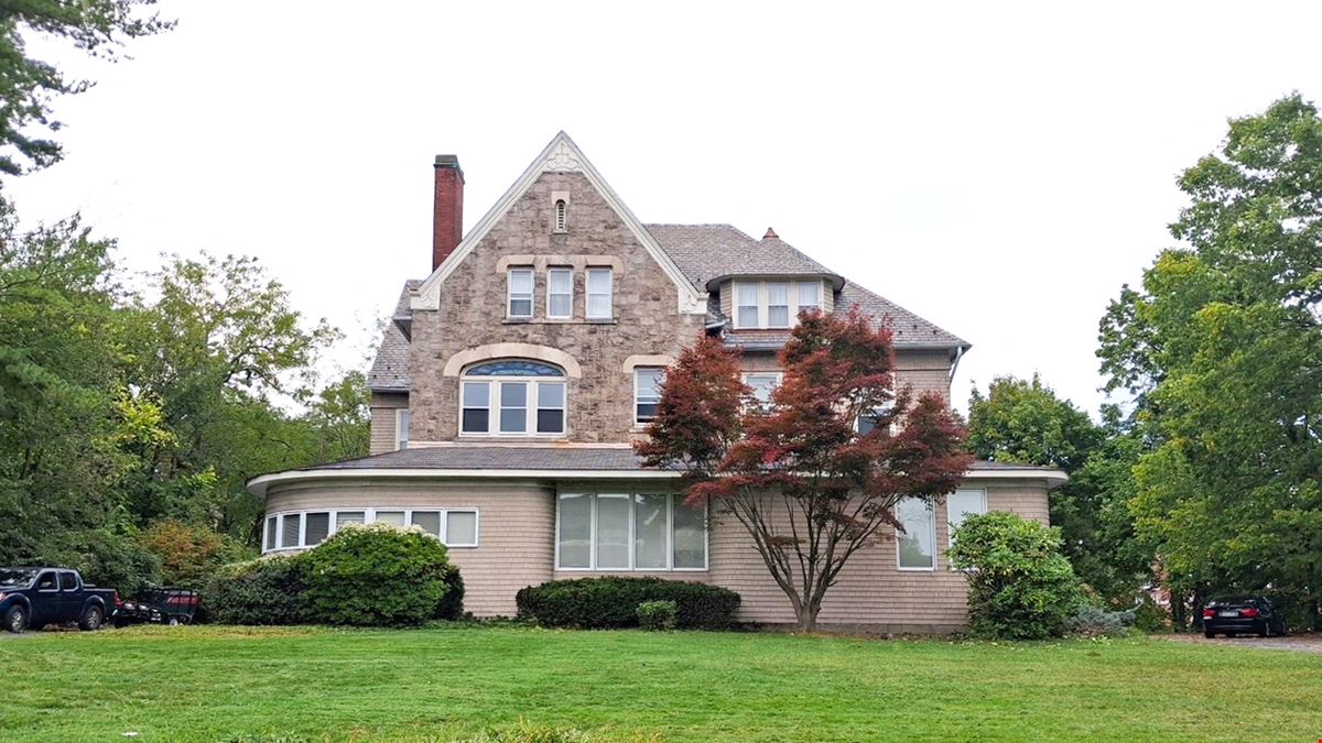 825 Delaware Ave
