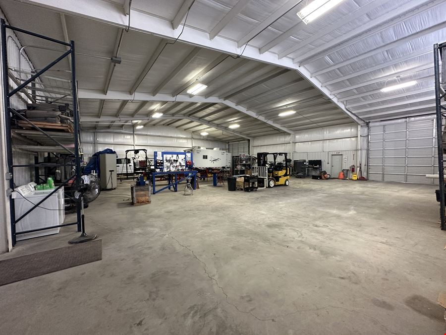 3 Drive-In Bay Warehouse on 0.51 Acres