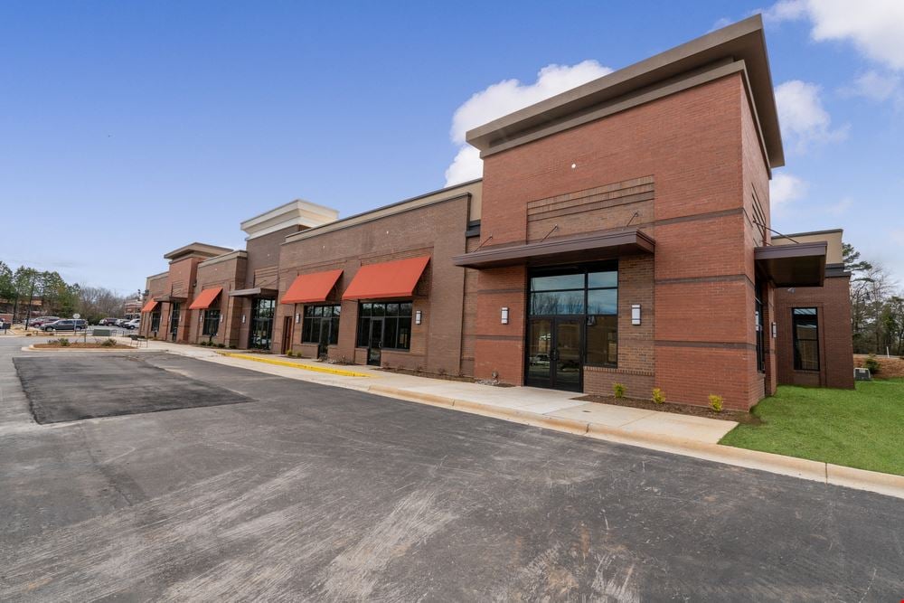 Retail building Hwy 160
