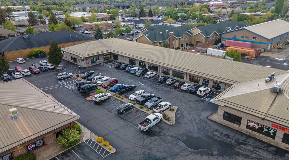 Twin Knolls Retail Center
