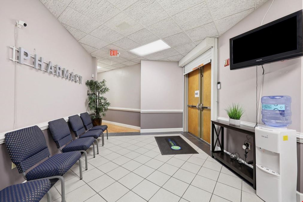 3 Suites at 502 McKnight Drive