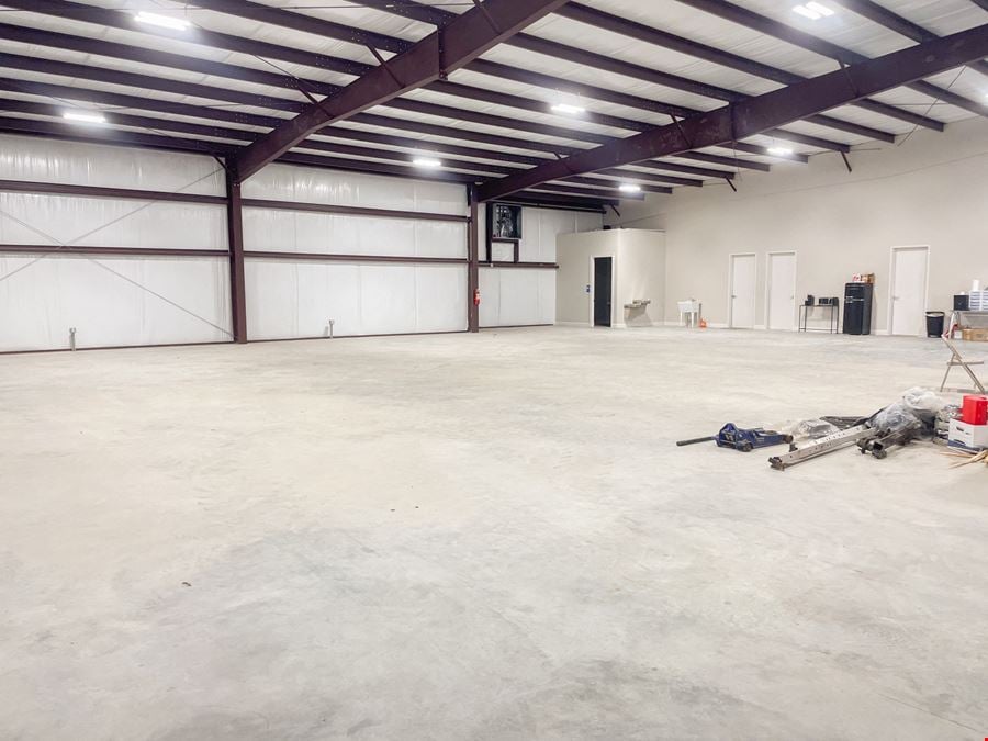New Construction: Industriplex Office Warehouse for Lease