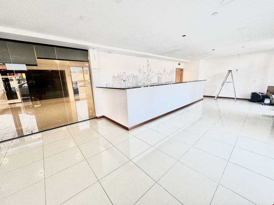 Retail space for lease in Long Island City - new building Approximately 3200 sq ft