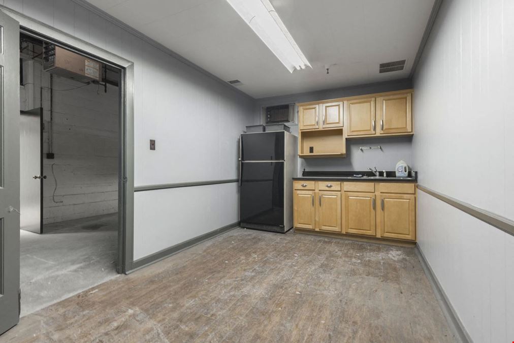 1311 Bernheim Lane