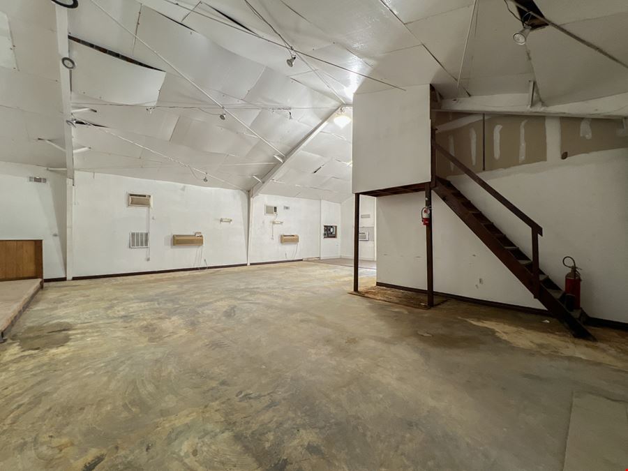 Office Warehouse with Peters Rd Frontage