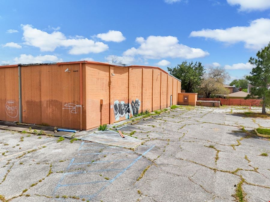 ±19,870 SF Retail Redevelopment Opportunity Near I-10