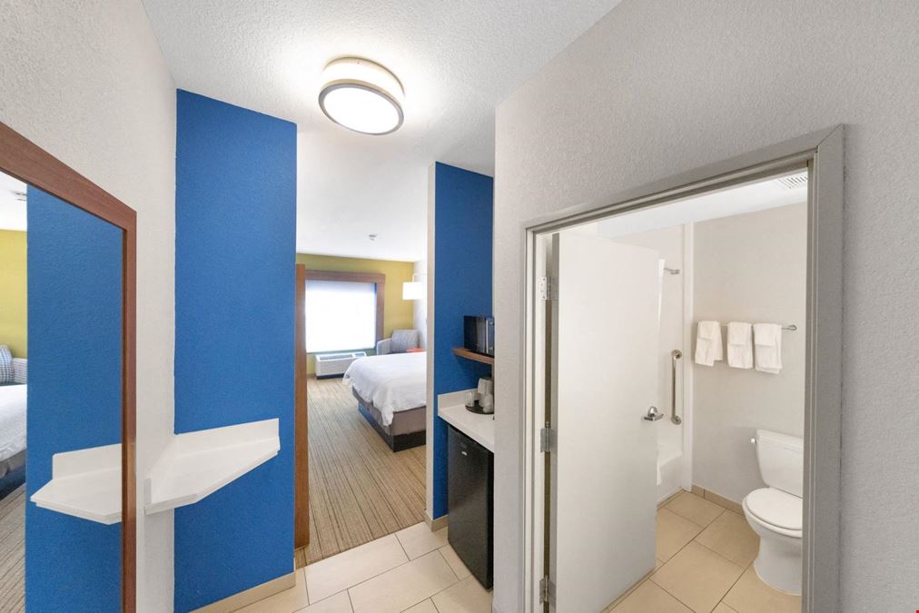 Holiday Inn Express & Suites Bartlesville