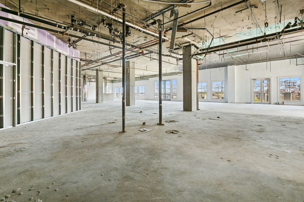 French Quarter Riverfront Opportunity with Expansive Terrace