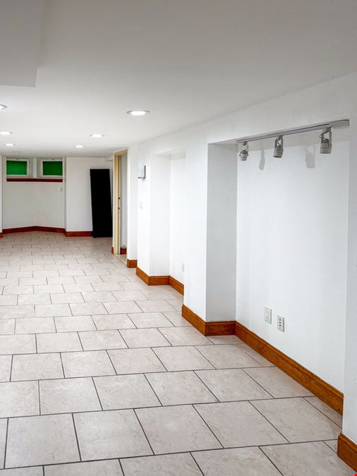 600 SF | 64 7th Avenue | Vanilla Box Office Space with Private Entrance for Lease