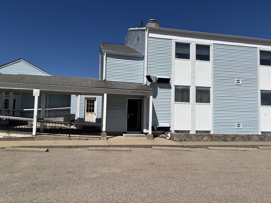 100 Halls Rd