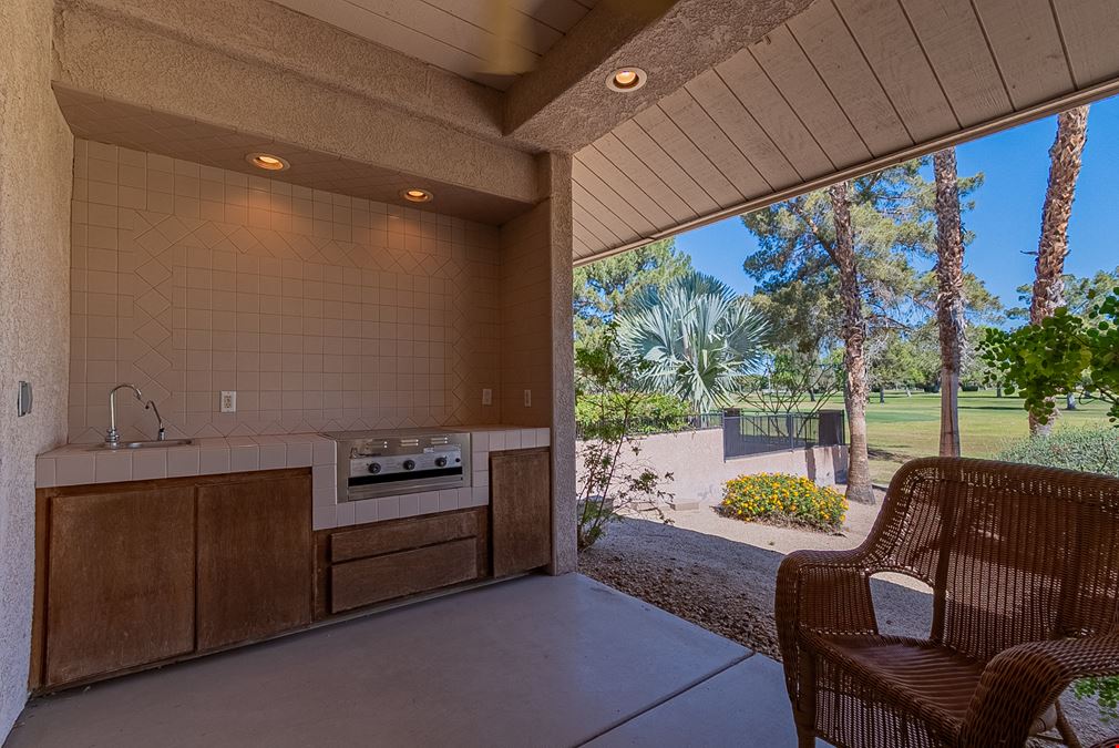 Beautiful Home Overlooking Yuma Country Club: 742 E Country Dr