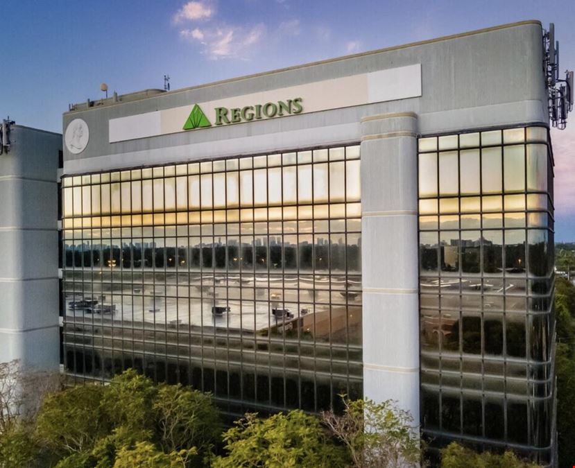 450 Regions Bank Building - 450 North Park Road