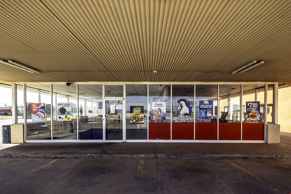 Freestanding Drive-Thru Restaurant Building in Olton, TX