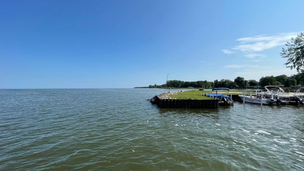Pointe Au Gres Marina & Campground 