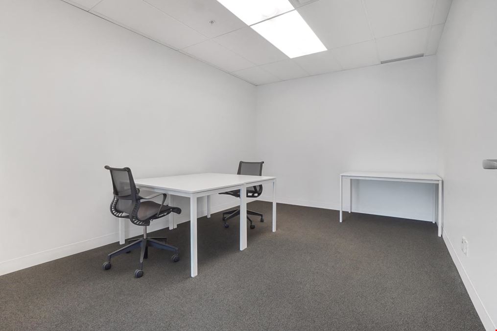 3665 Poirier - bureau