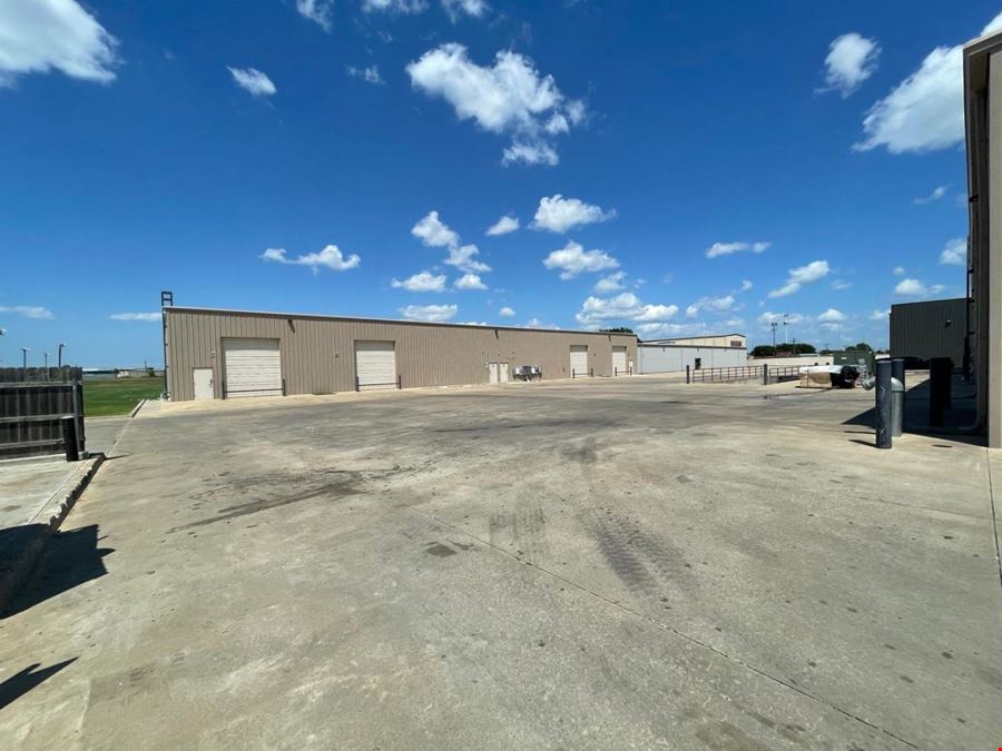 9915 E 51st St, Bldg B - Industrial