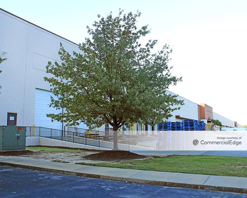 Southpark - 5395 Oakley Industrial Blvd