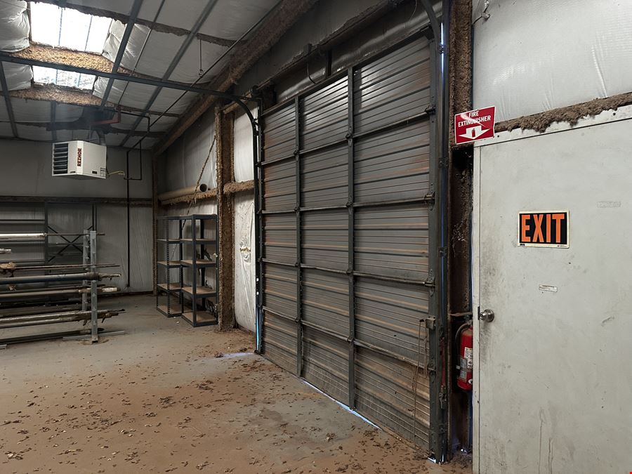 6,232 SF Shop/Office Space on 0.4 Acres