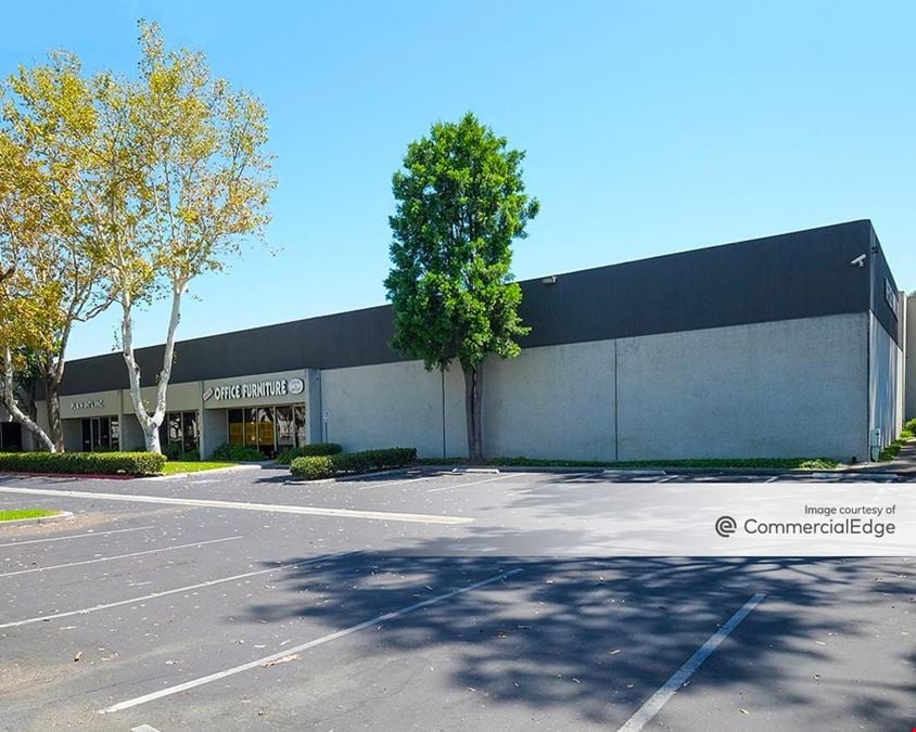 Carmenita Business Park - 15918 Carmenita Road