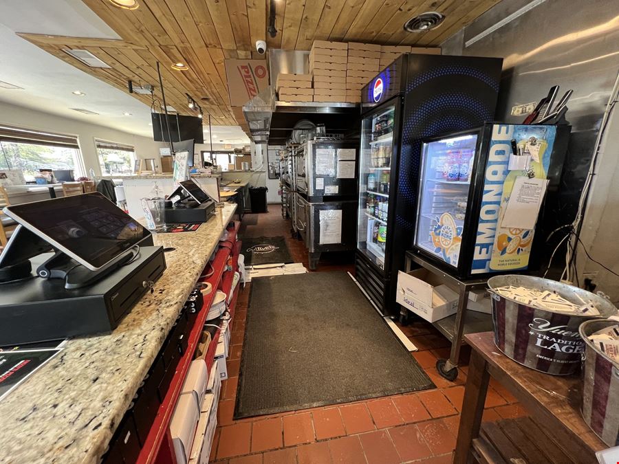 4437 Cowan Rd