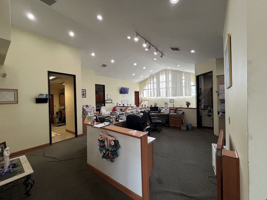 Available Medical Office - Easton Court - 270-280 E 90th Dr