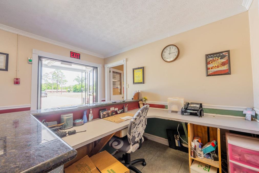 590 7th St Macclenny Building & Land 