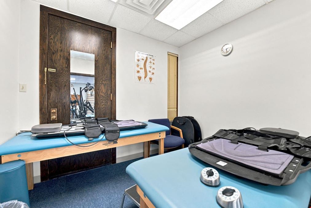 4647 W 103rd St, Unit 2B-2F, Oak Lawn, IL