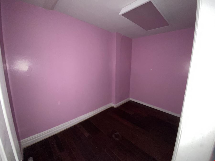 243-245 W 38th St