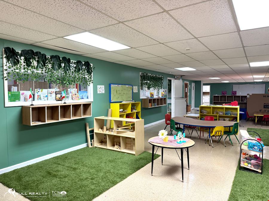 ±4,655 Daycare Facility in  Roswell, GA. FOR LEASE