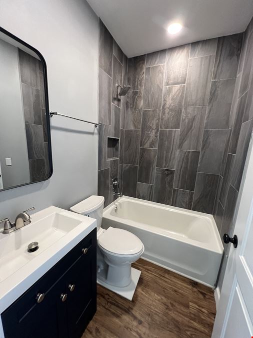 Melrose Ave: Low-Rise Multifamily Investment Package