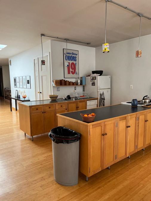 402 W 40th St