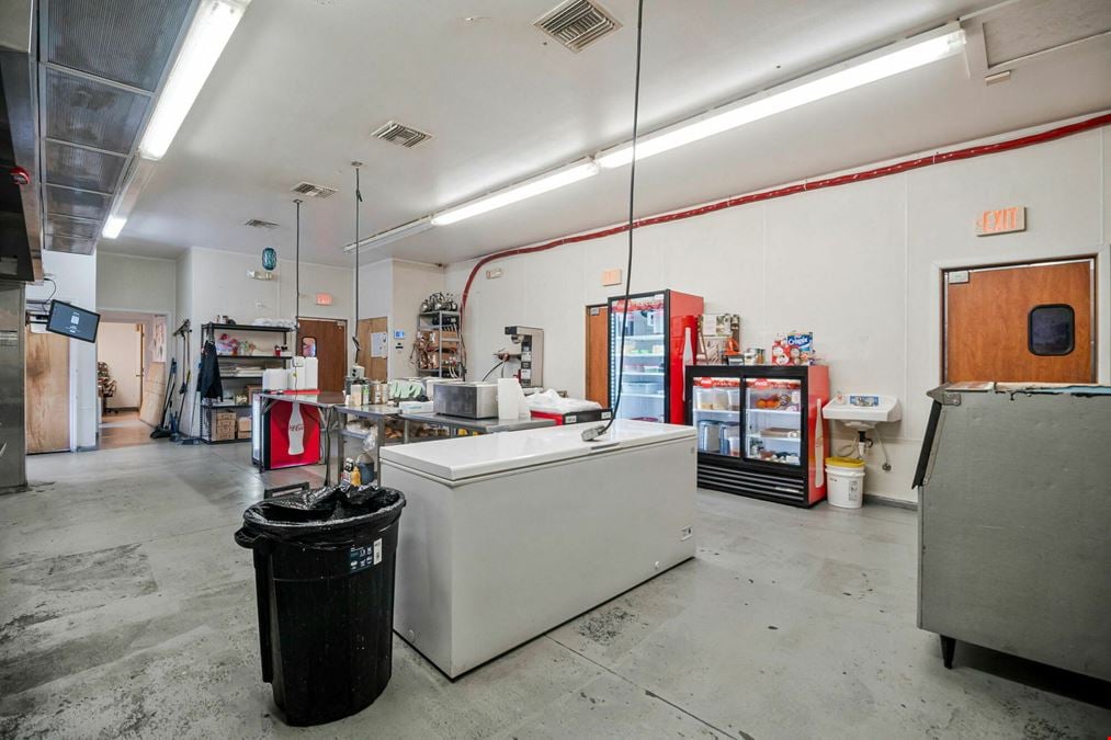 2579 Douglas Ave