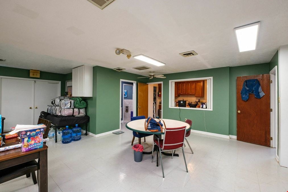 Spacious Multipurpose Facility on 1.38 Acres in Fort Valley, VA