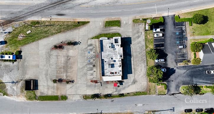 ±3,368-SF Freestanding Restaurant in the Heart of Downtown Clinton