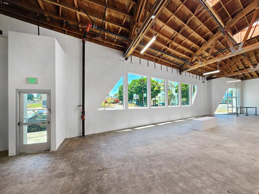 5075 W Adams