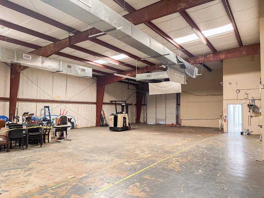 Flexible Office Warehouse Space Near I-10 and Airline Highway