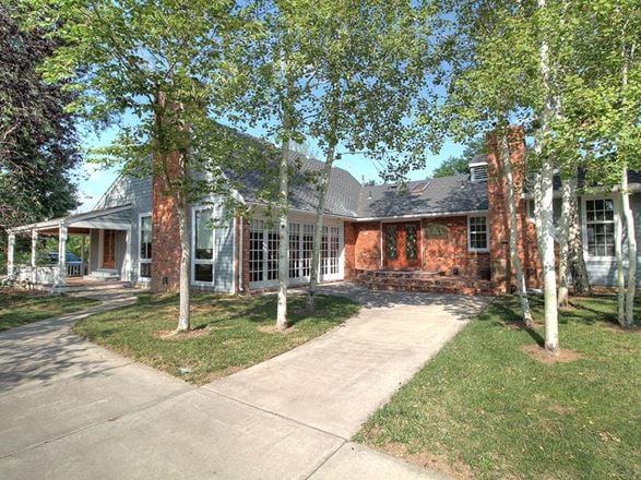 Preview of Office space for Rent at 2581 Park Ln