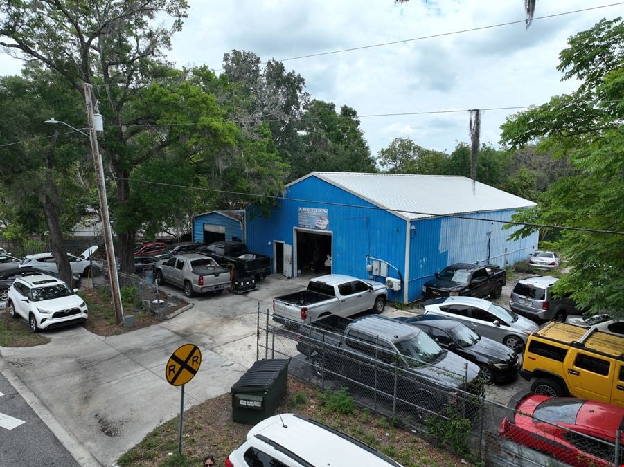 831 Robinson Ave