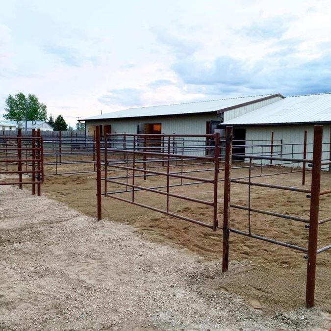 Trickle Creek Stables - Horse Boarding Facility