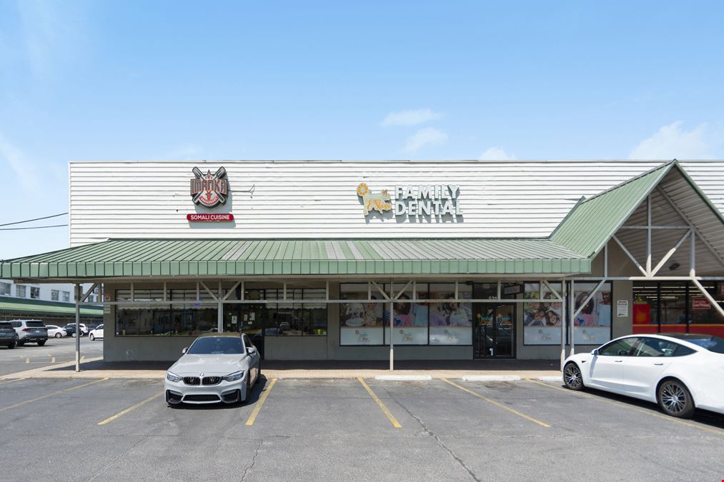Iroquois Manor Shopping Center