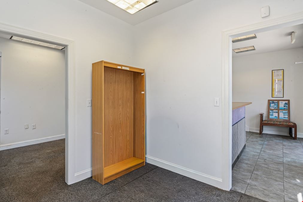Office Building with Mixed Use Zoning in Washington DC For Sale