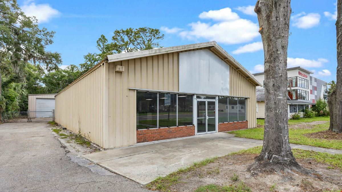For Lease | Versatile Commercial Building with Bonus Warehouse Space Potential