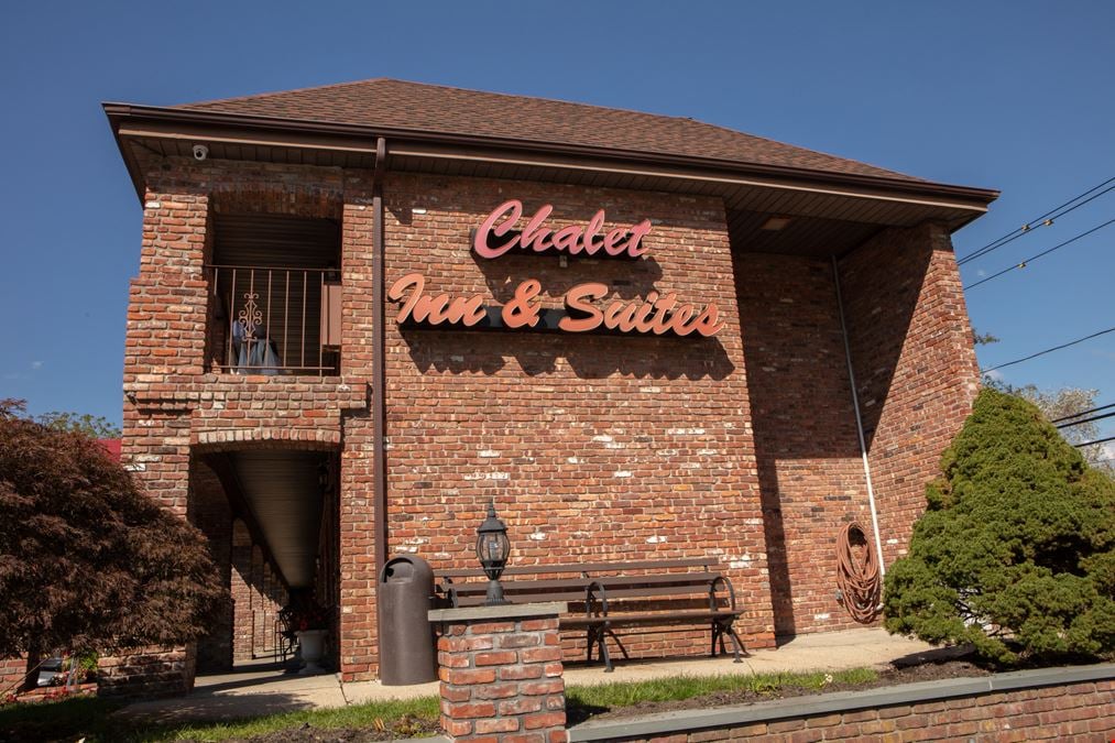 The Chalet Inn & Suites