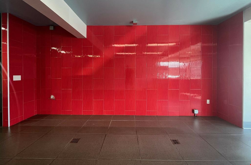 Restaurant / Retail Location - Built out and Approved.