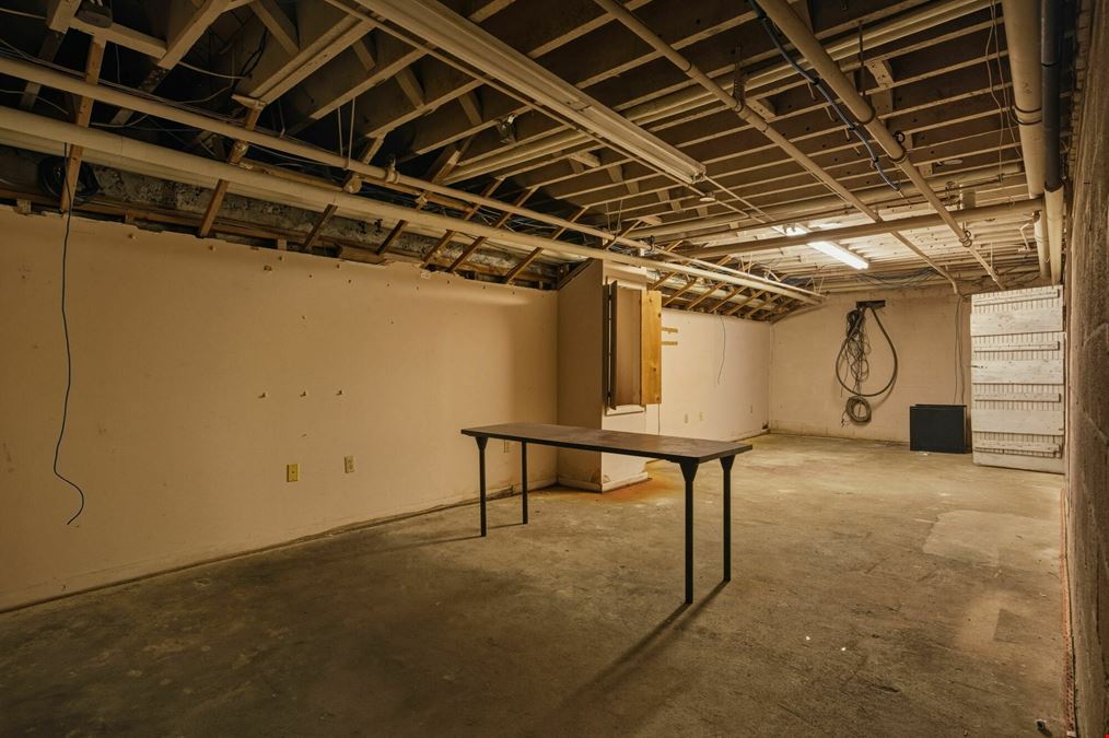 OFFICE/RETAIL SPACE AVAILABLE IN DOWNTOWN STAUNTON, VA