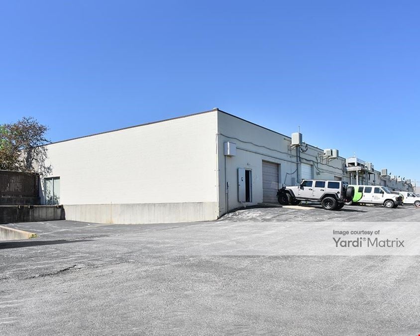 Warson Commerce Center