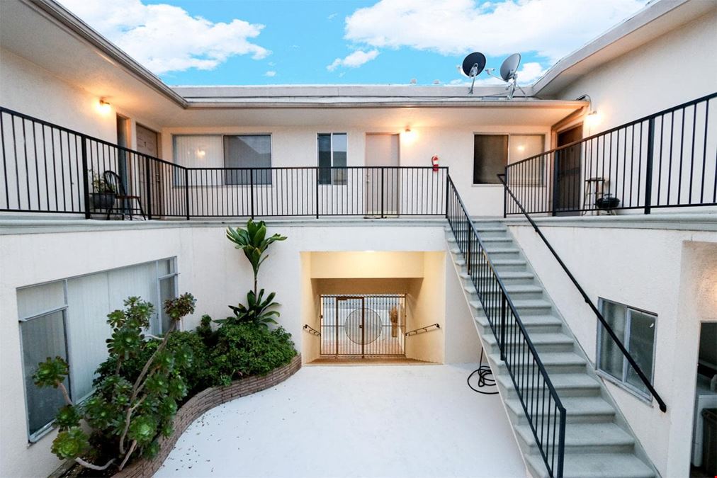 809 Flora Dr