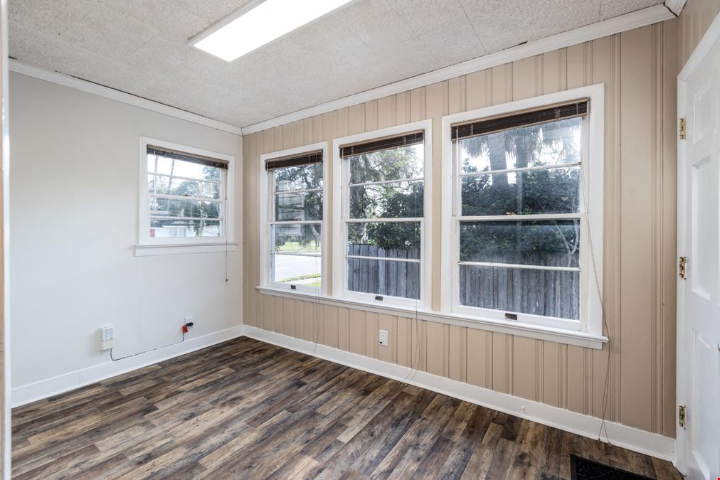 1621 Emerson Street, Jacksonville, FL 32207