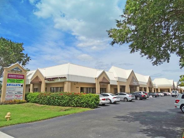 Preview of Retail space for Rent at 4176-4186 Tamiami Trail North