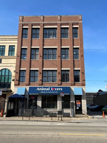 Preview of commercial space at 2232 N Clybourn Ave